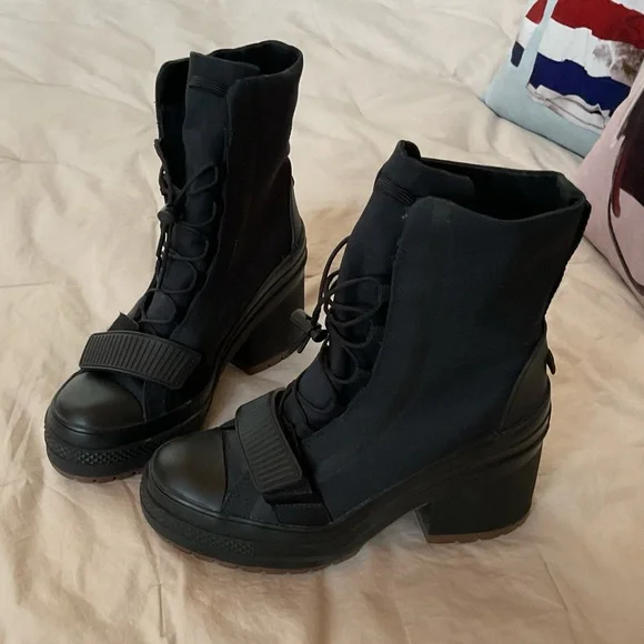 Converse Black Lace Up Platform Boots, 7 - Picture 2 of 9